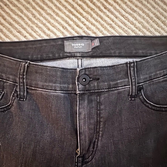 Torrid Women's   Black Ripped Denim Shorts - Picture 4 of 7